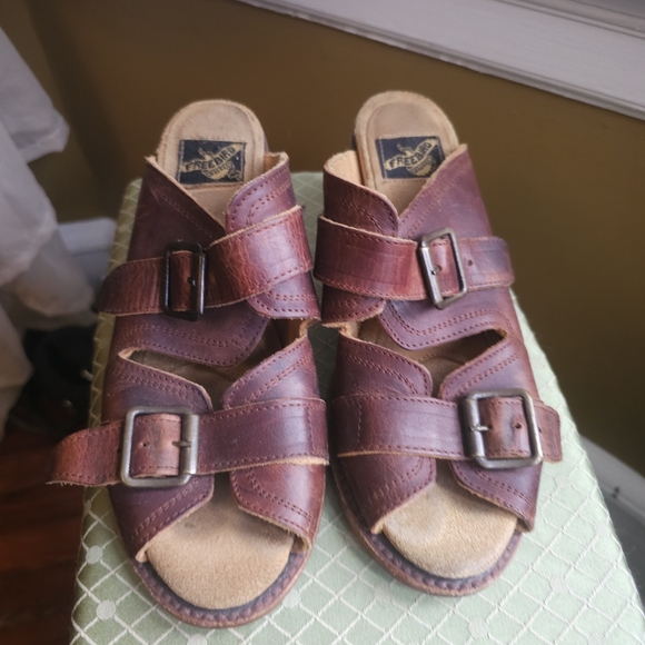 Freebird leather Sandals - Picture 2 of 6